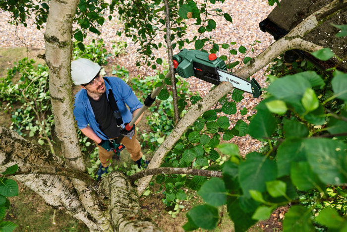 Bosch UniversalChainPole 18 kædesav m/teleskop